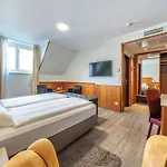 Neue Post I Self Check-in Hotel 4*