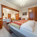 Neue Post I Self Check-in Hotel