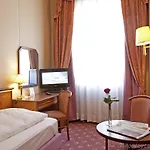 Neue Post I Self Check-in 4* Innsbruck