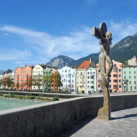 Neue Post I Self Check-in Hotel Innsbruck