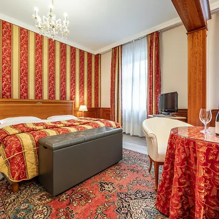 Отель Neue Post I Self Check-in 4*