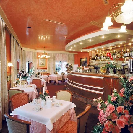 Otel Neue Post I Self Check-in İnnsbruck