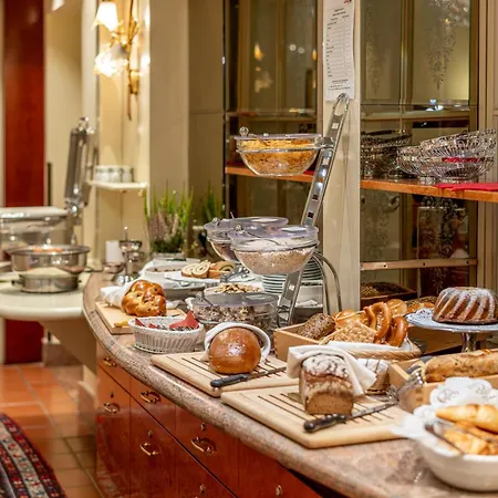 Neue Post I Self Check-in Hotel Innsbruck