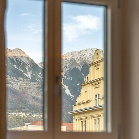 Neue Post I Self Check-in 4* Innsbruck