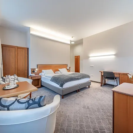 Hotel Neue Post I Self Check-in