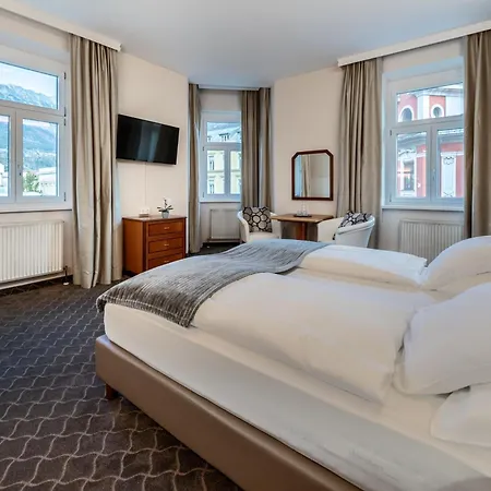 Neue Post I Self Check-in 4*