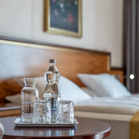 Neue Post I Self Check-in İnnsbruck