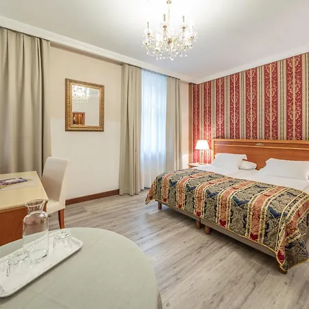 Neue Post I Self Check-in 4*