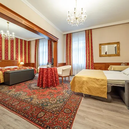 Neue Post I Self Check-in 4*