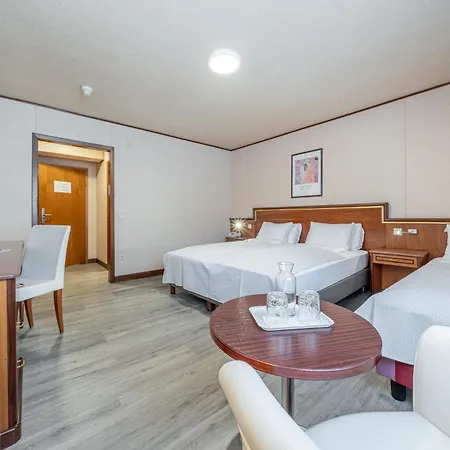 Otel Neue Post I Self Check-in