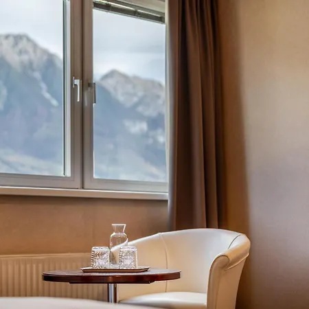 Neue Post I Self Check-in Hotel Innsbruck