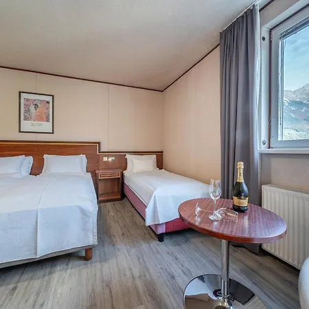 Otel Neue Post I Self Check-in İnnsbruck
