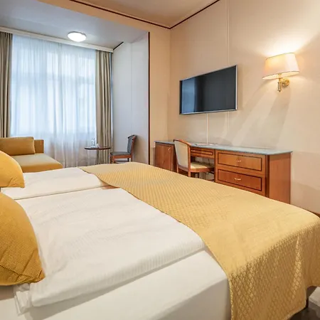 Otel Neue Post I Self Check-in