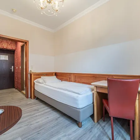 Neue Post I Self Check-in Otel