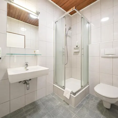 Neue Post I Self Check-in Hotell 4*