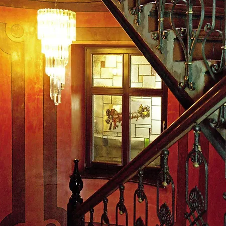 Neue Post I Self Check-in 4*