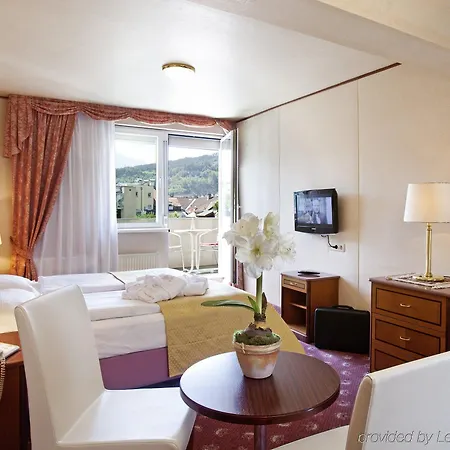 Neue Post I Self Check-in 4*