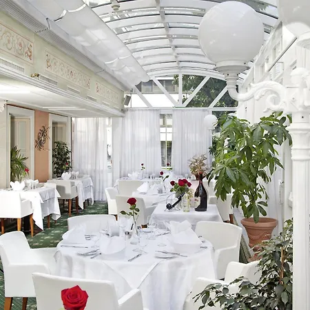 Neue Post I Self Check-in Ξενοδοχείο