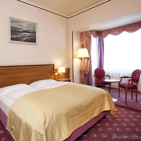 Neue Post I Self Check-in 4*