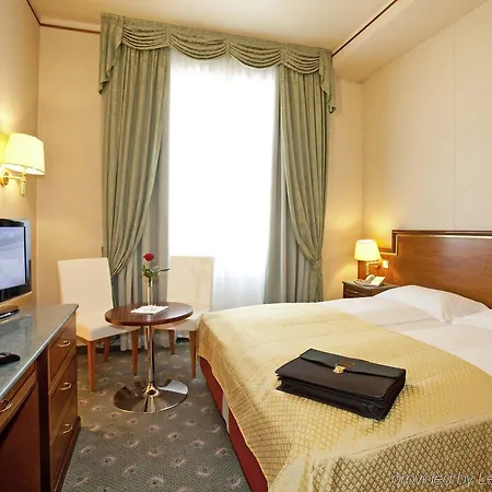 Neue Post I Self Check-in Otel 4*