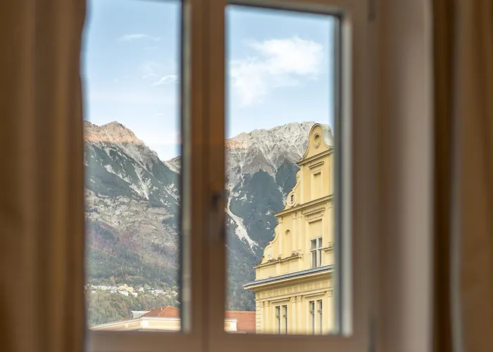 Neue Post I Self Check-in 4* Innsbruck