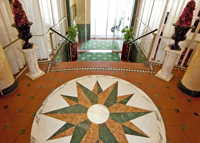 Neue Post I Self Check-in 4*