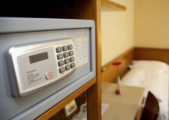 Neue Post I Self Check-in מלון 4*