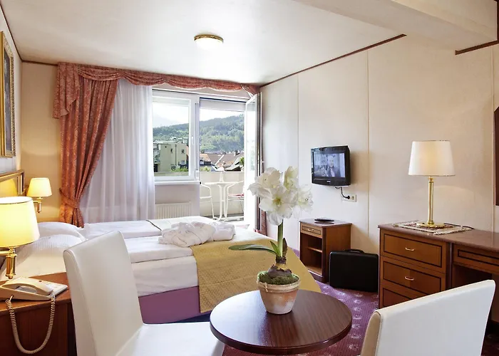 Neue Post I Self Check-in 4*