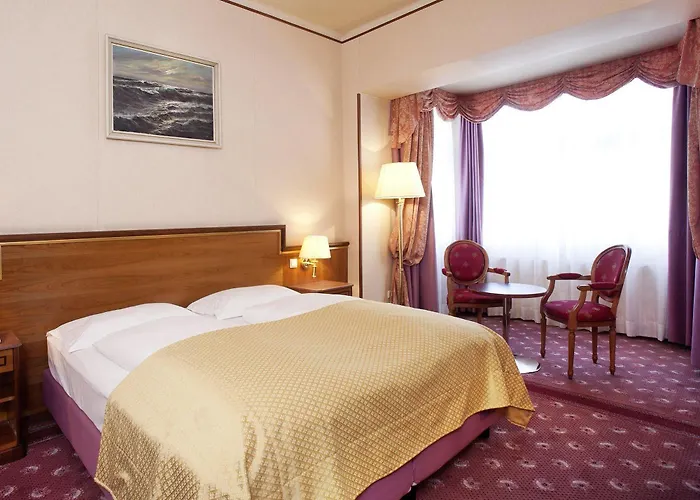 Neue Post I Self Check-in 4*