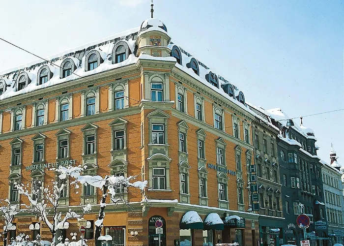 Neue Post I Self Check-in 4*