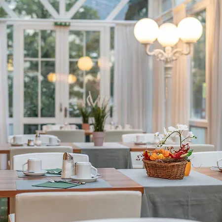 Neue Post I Self Check-in 4* 因斯布鲁克