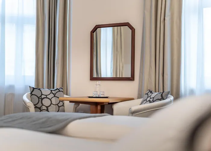 Neue Post I Self Check-in 酒店 4*