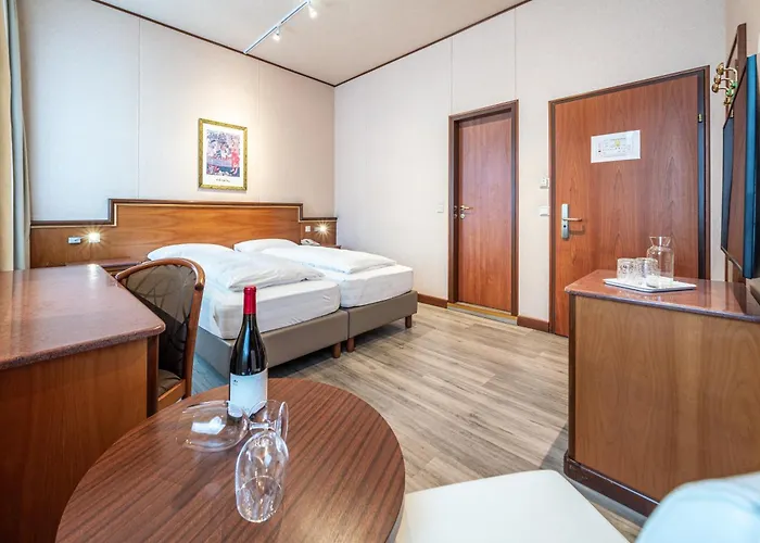 Neue Post I Self Check-in Hotel Innsbruck